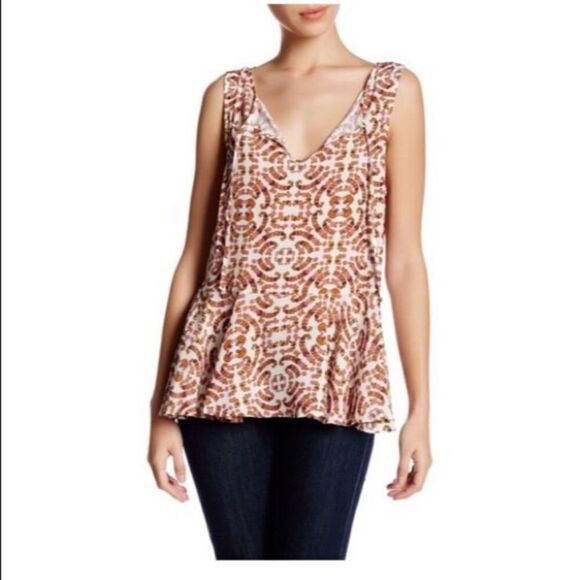 Nwt - Cupcake & Cashmere Floral Peplum Top - Picture 1 of 8